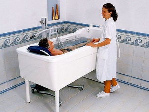 Ванна медицинская для ухода за больными с возможностью подвоза каталок, стационарная